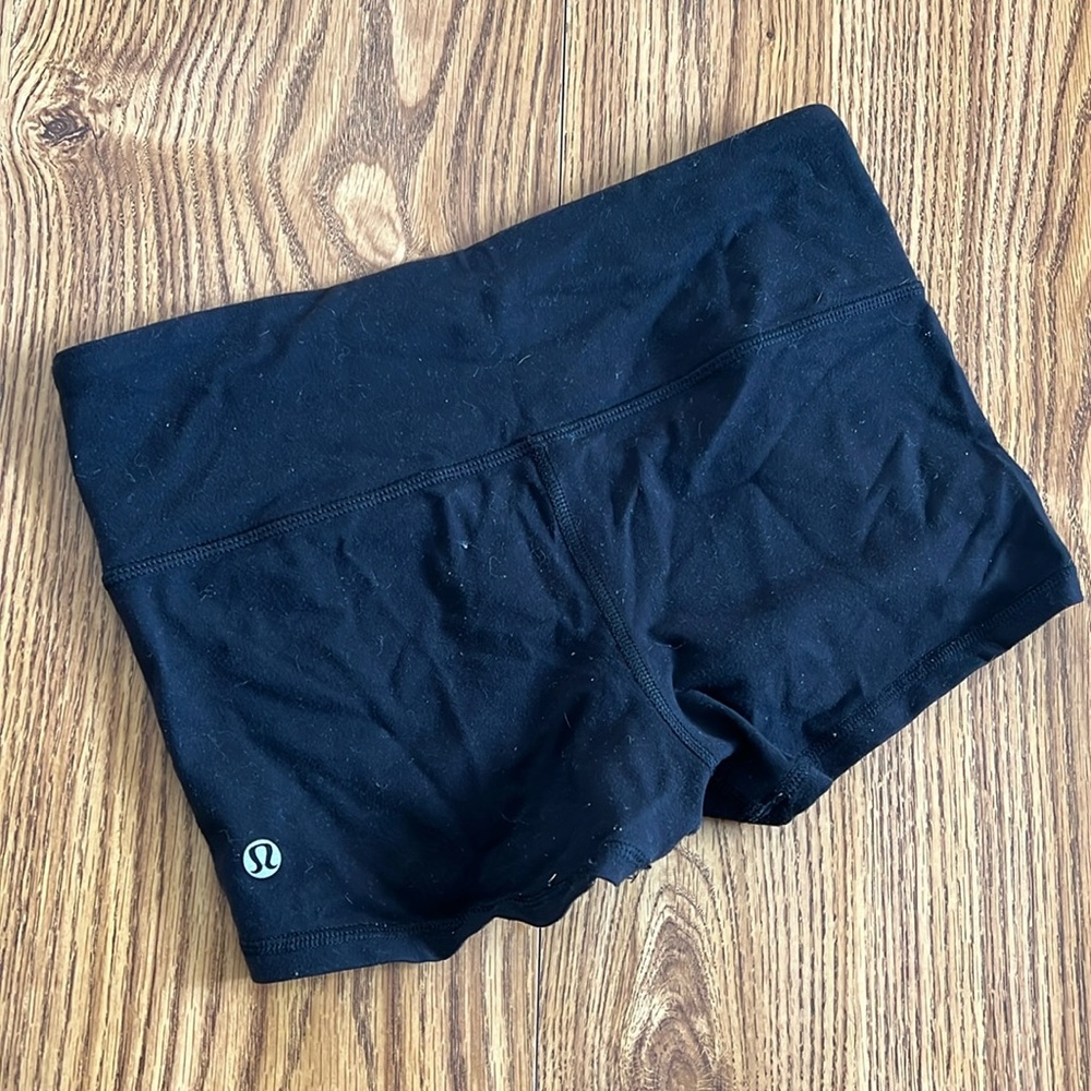 Lululemon Size 6 Luon Short Booty Shorts Black